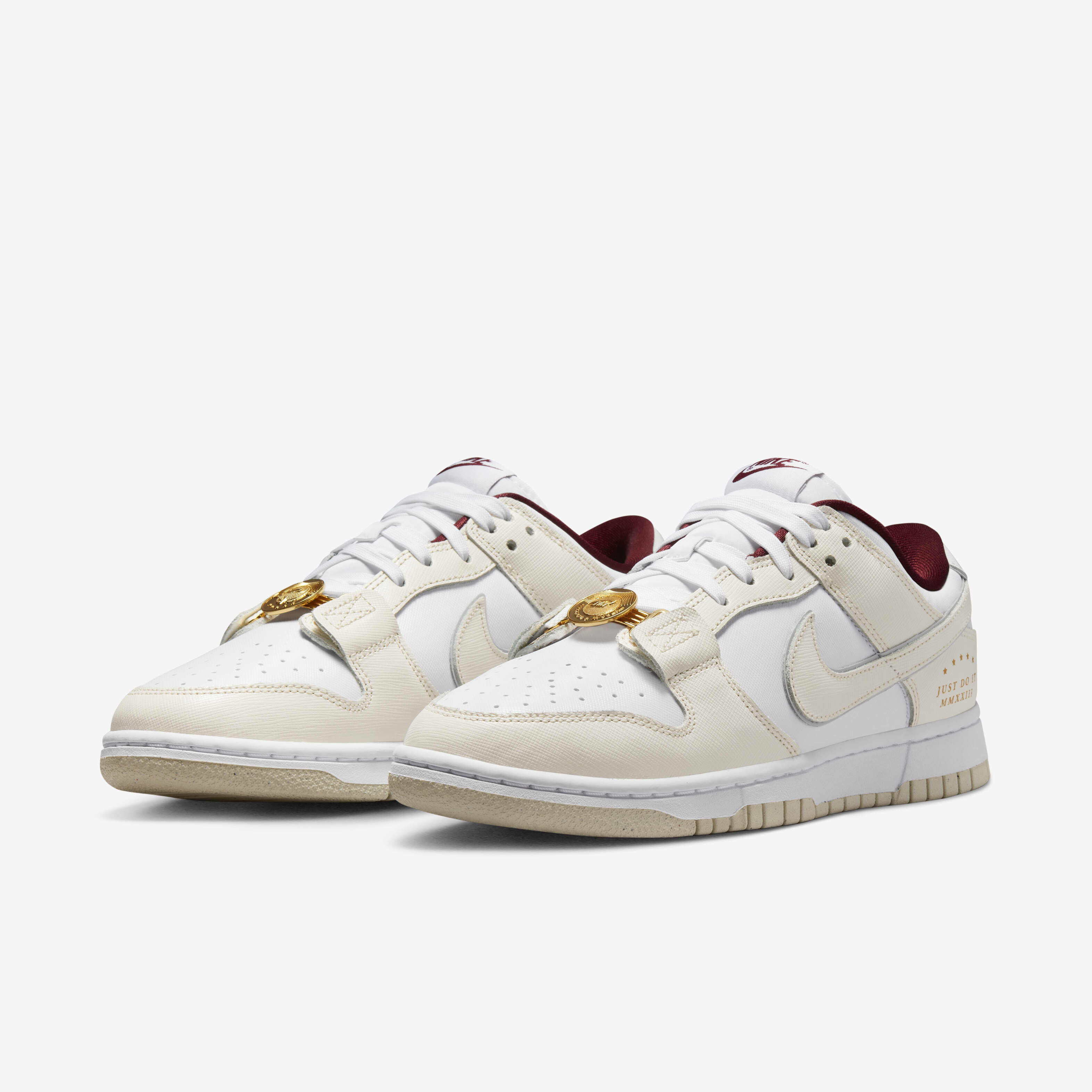 Nike Women\'s Dunk Low SE White / Phantom-Team Red-Photon Dust DV1160 100 Nike Dunk Low SE Sisterhood DV1160-100 White Phantom Red  main image 3