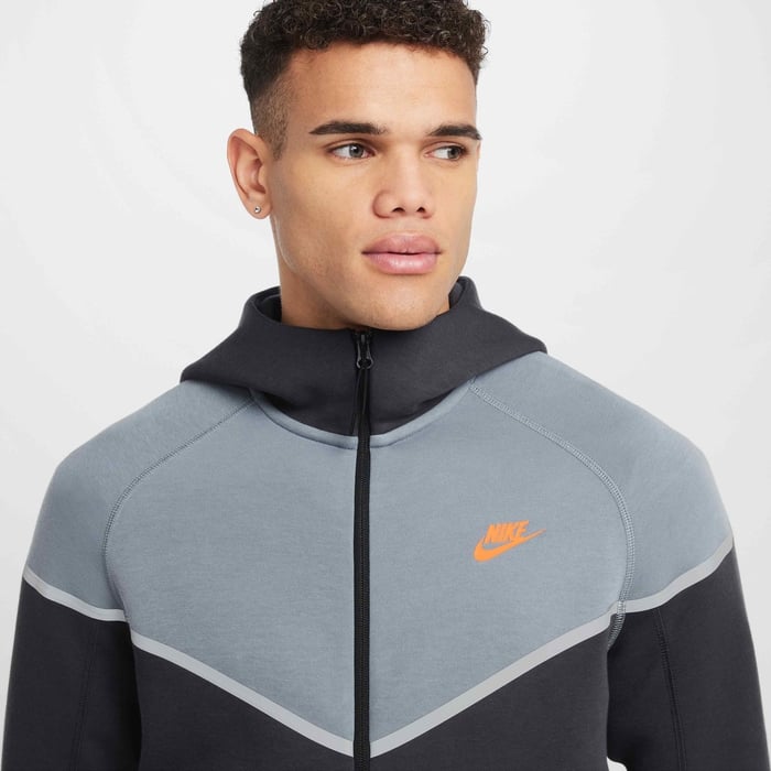 Nike Tech Windrunner image number 2 Nike Tech Windrunner image number 2