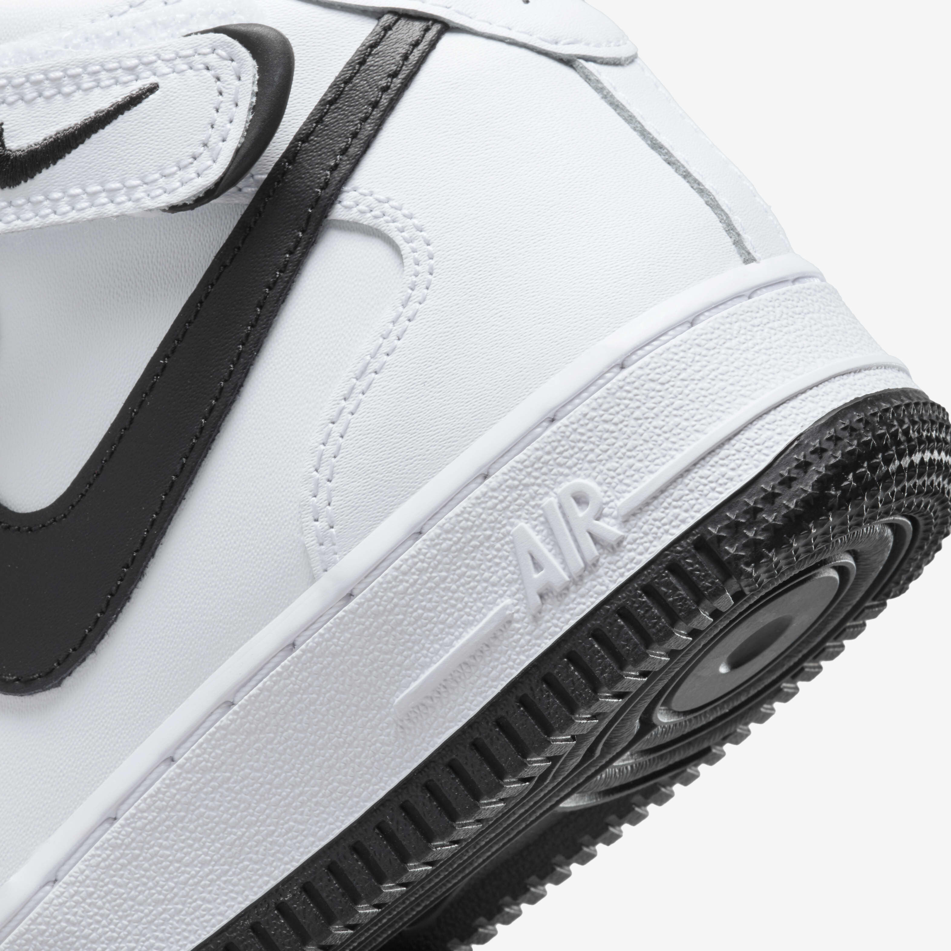Nike Air Force 1 Mid LE image number 7