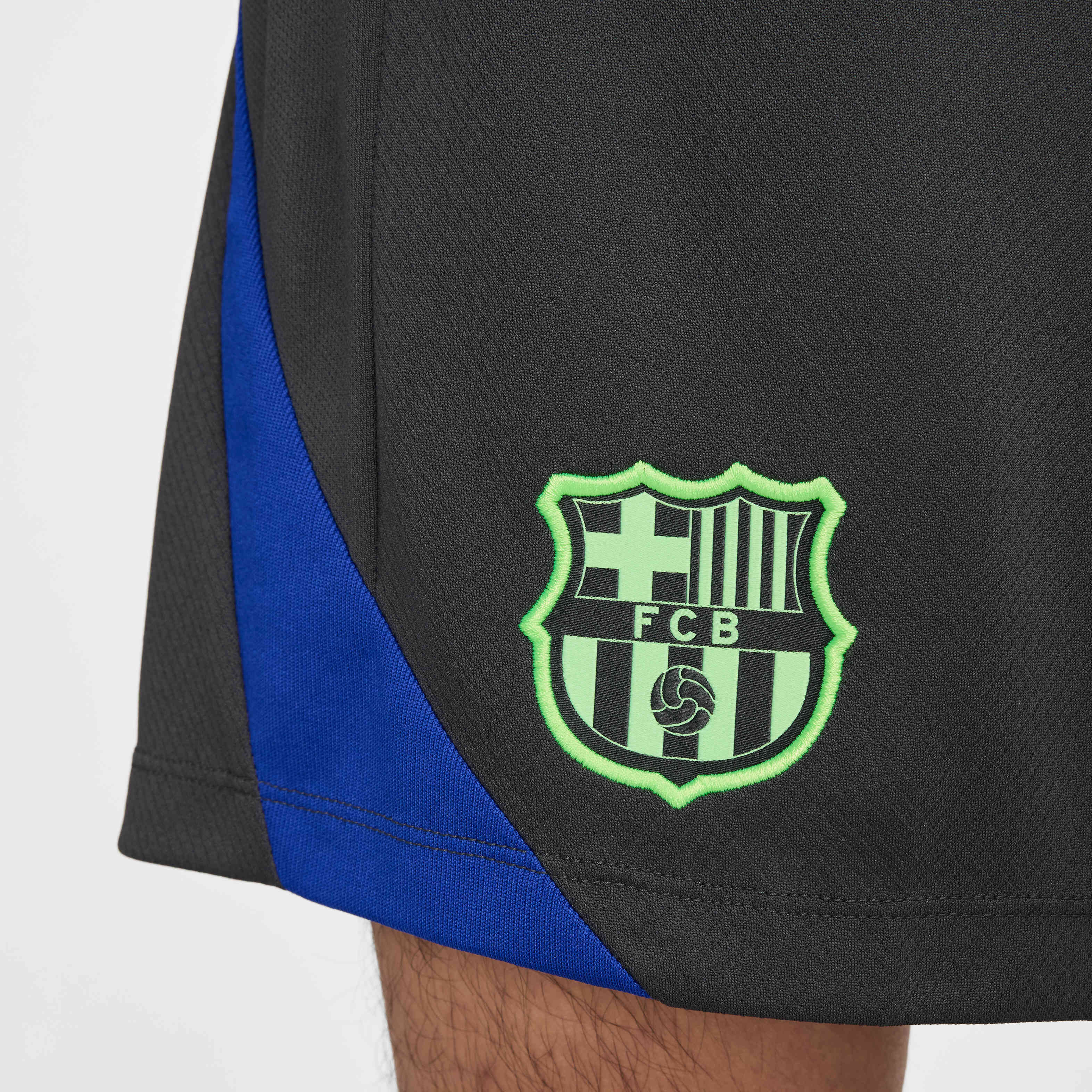 برشلونة سترايك البديل image number 5
