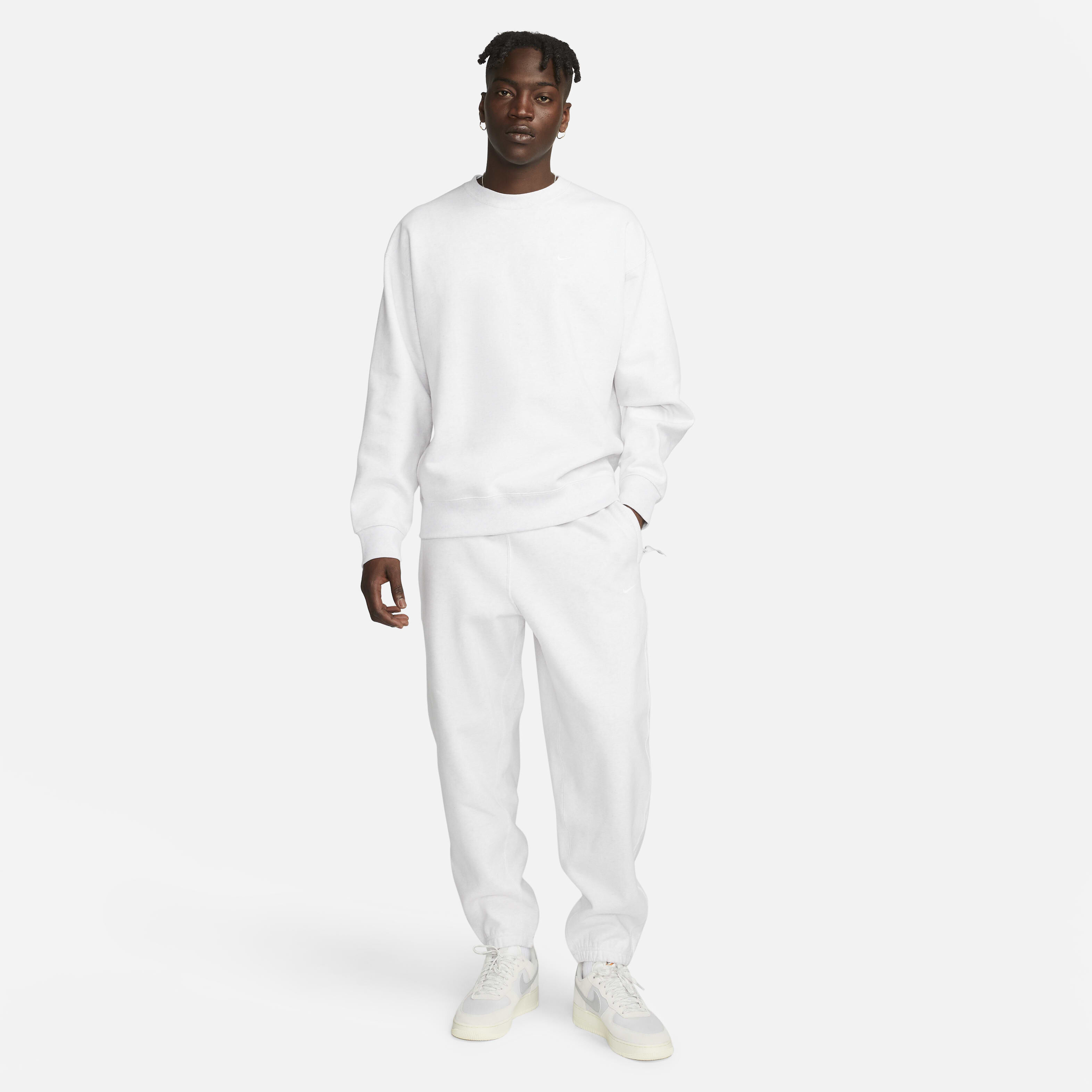 Nike Solo Swoosh image number 4