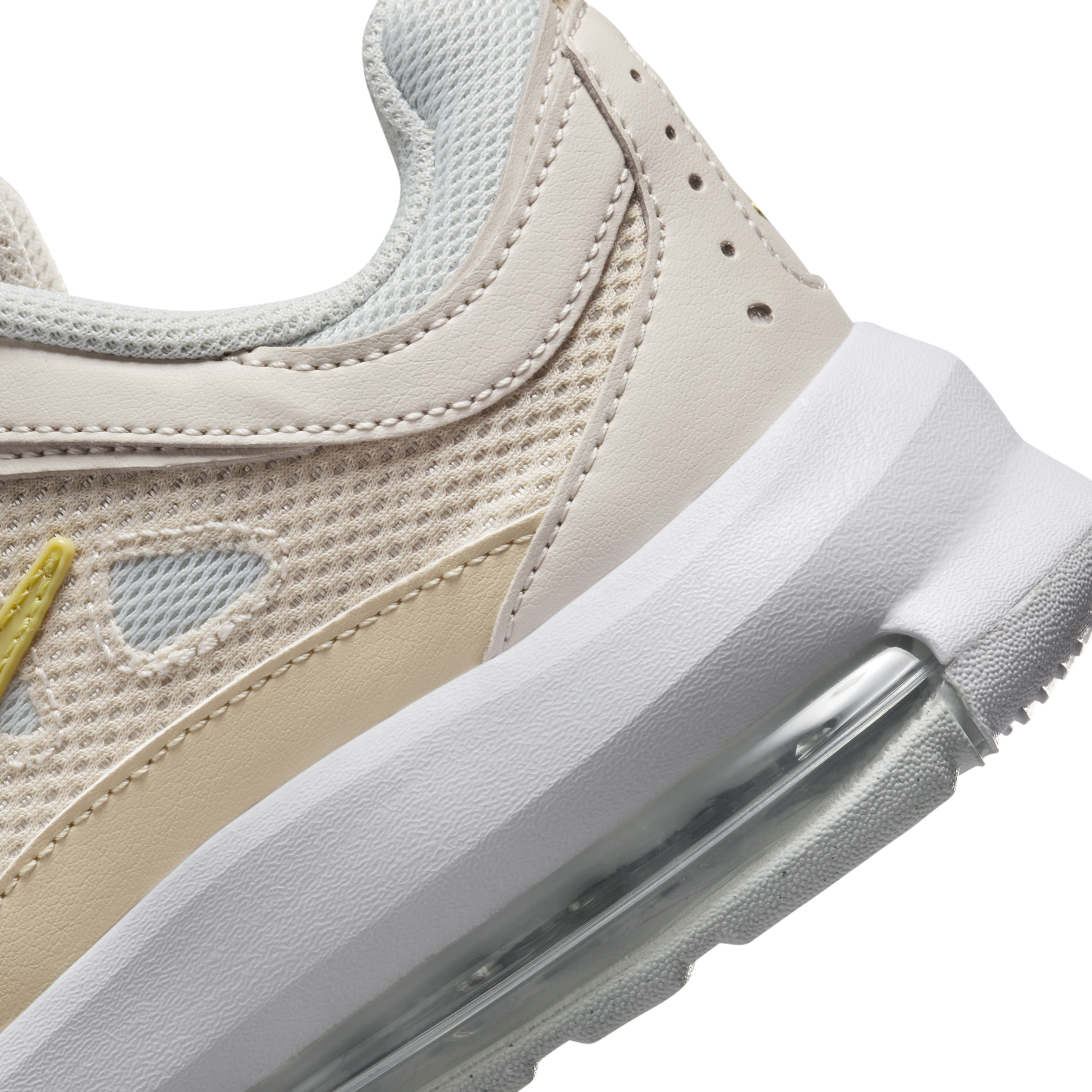 Nike air max axis hot sale beige