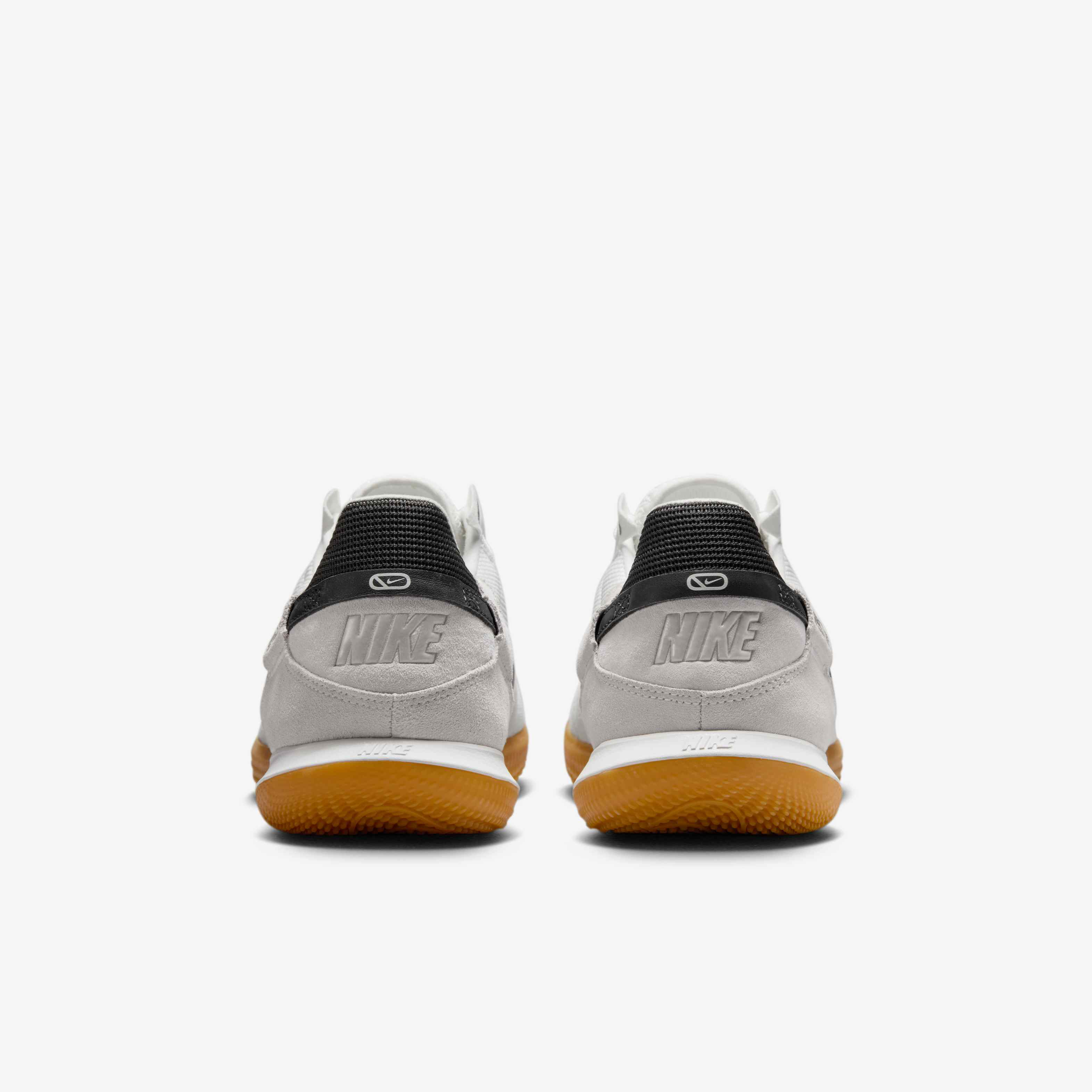 نايكي ستريتجاتو image number 5