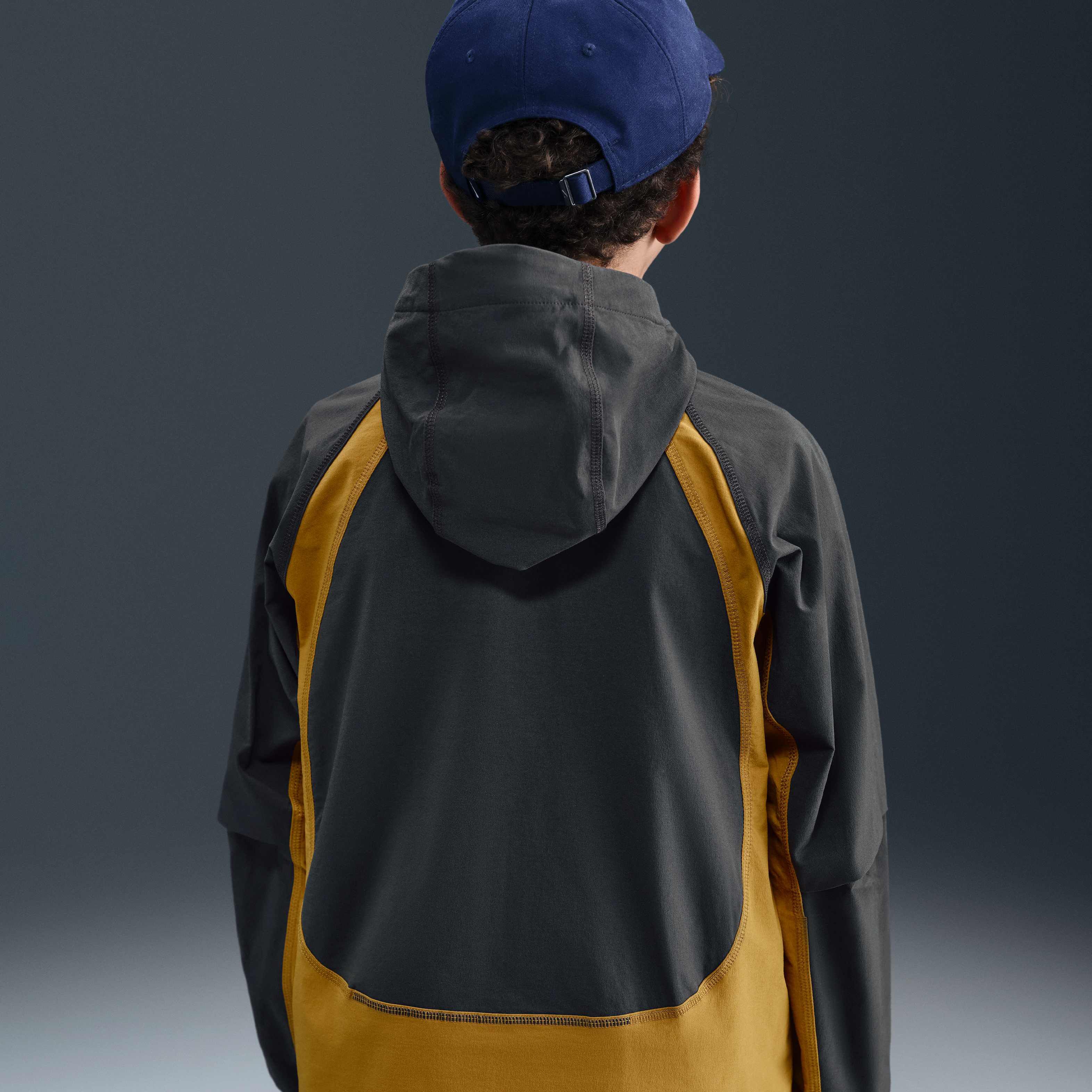 نايكي تك image number 4