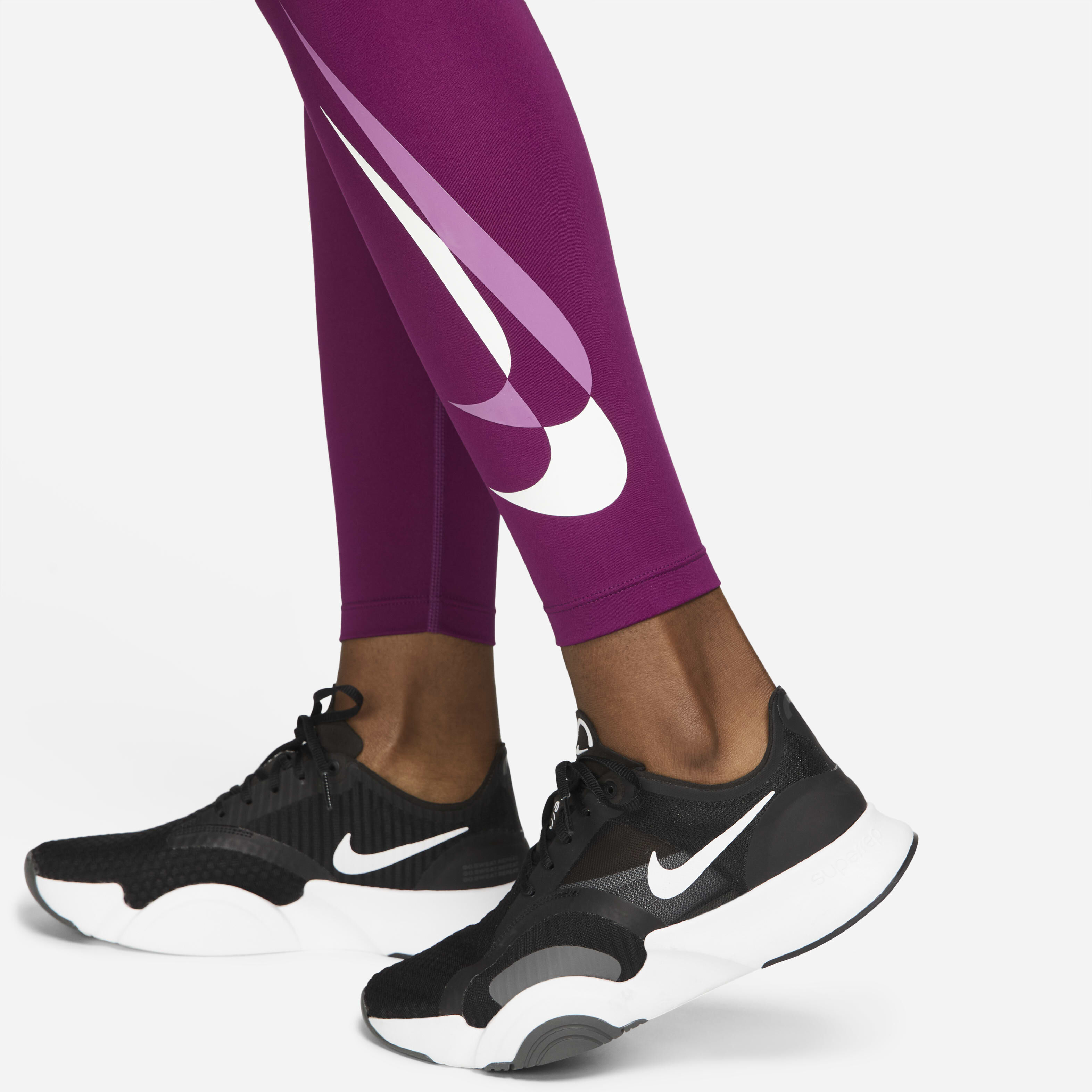 Nike Swoosh Run image number 3
