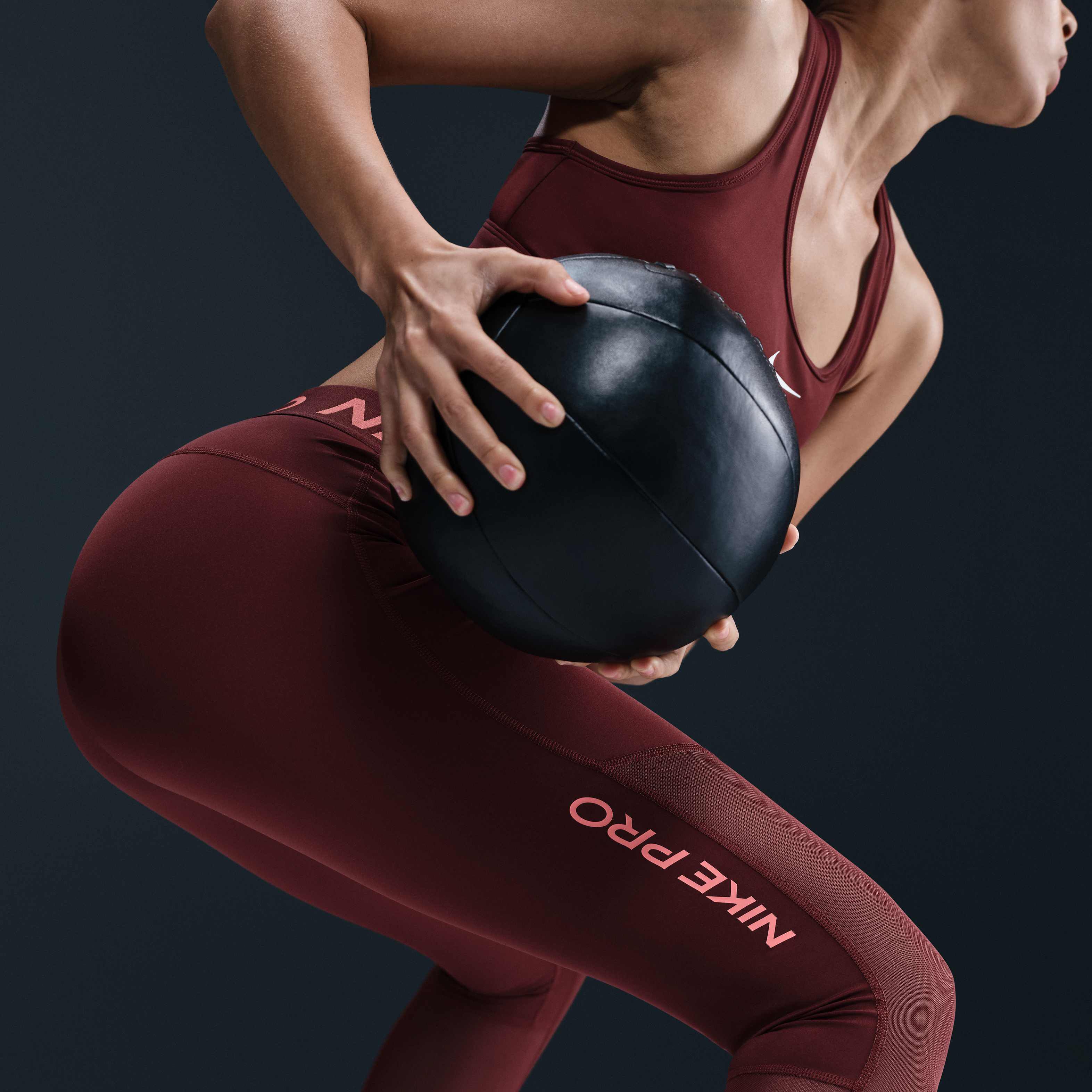 Nike Pro image number 4