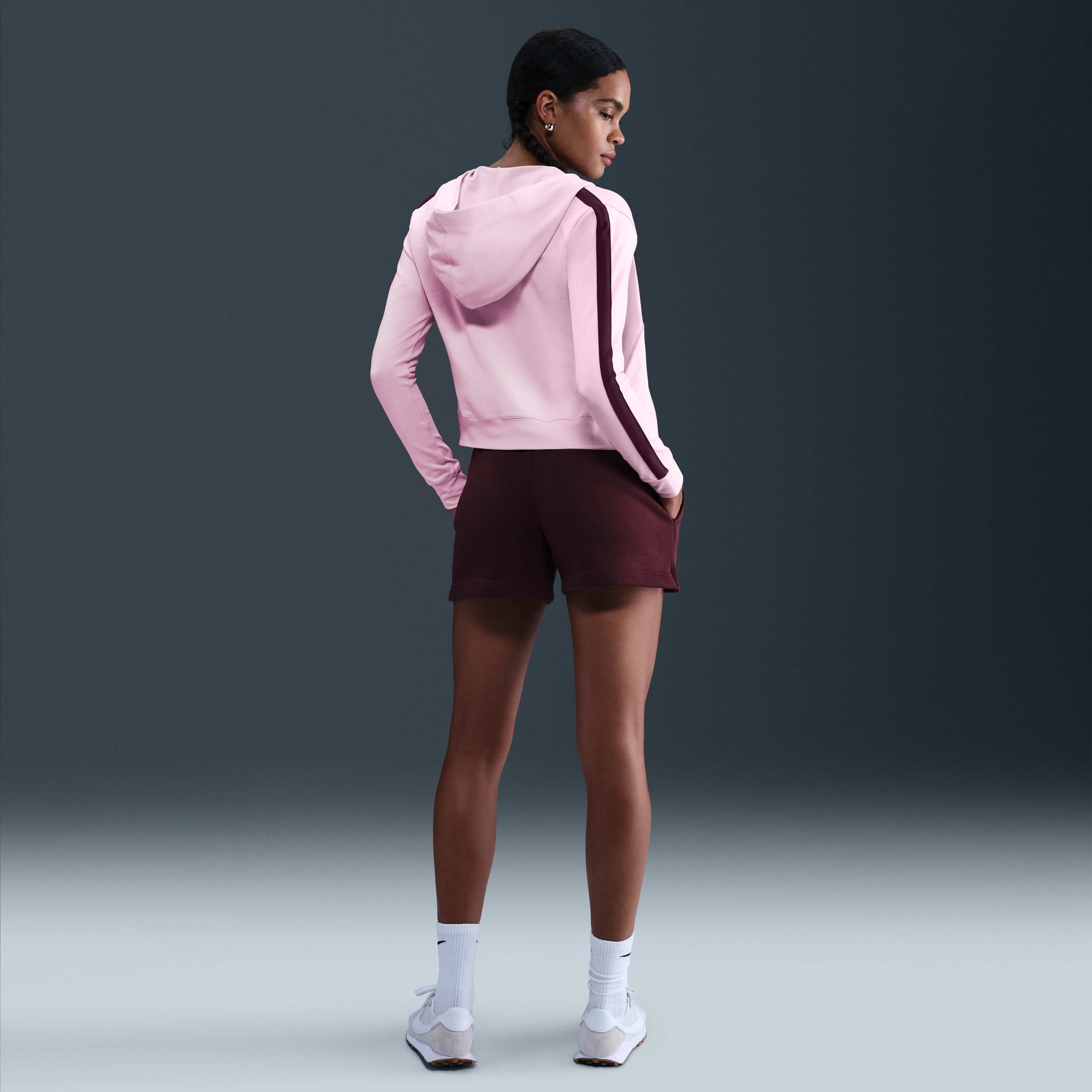 نايكي سبورتسوير image number 4