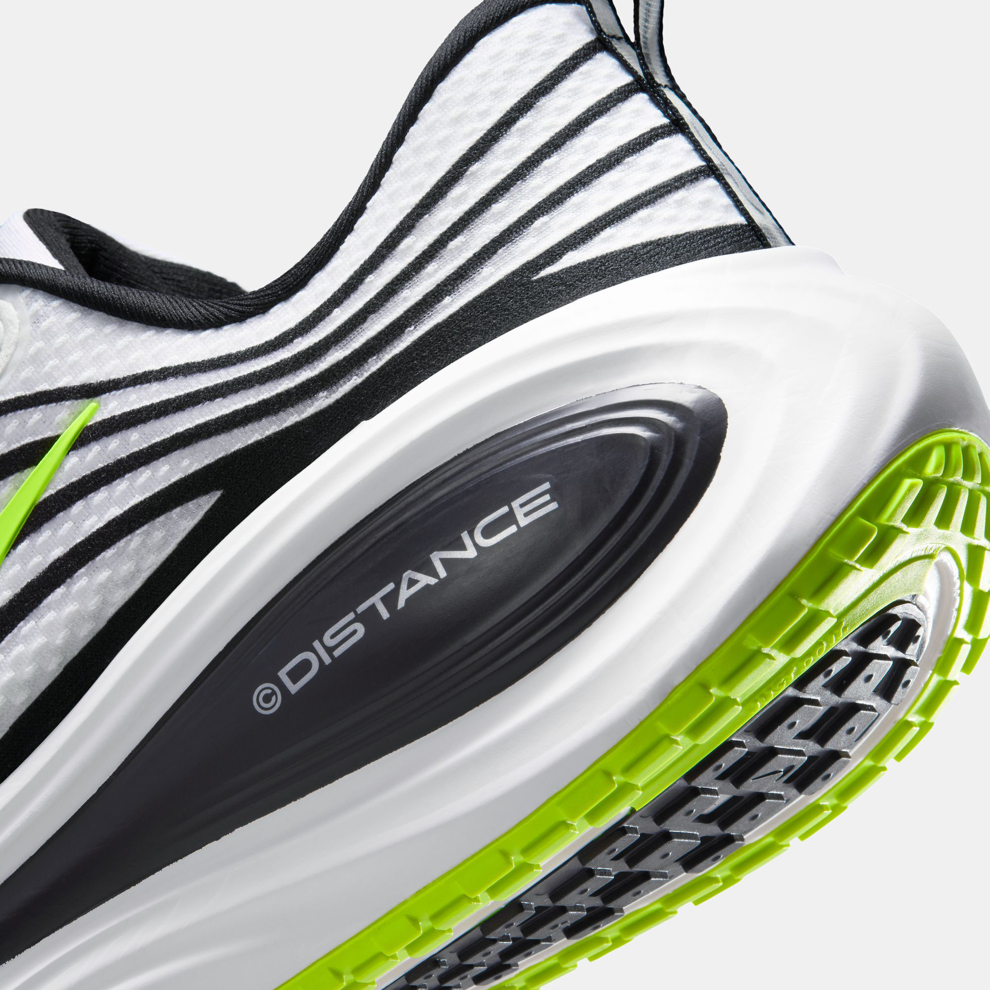 Nike Vomero Plus x Distance image number 10