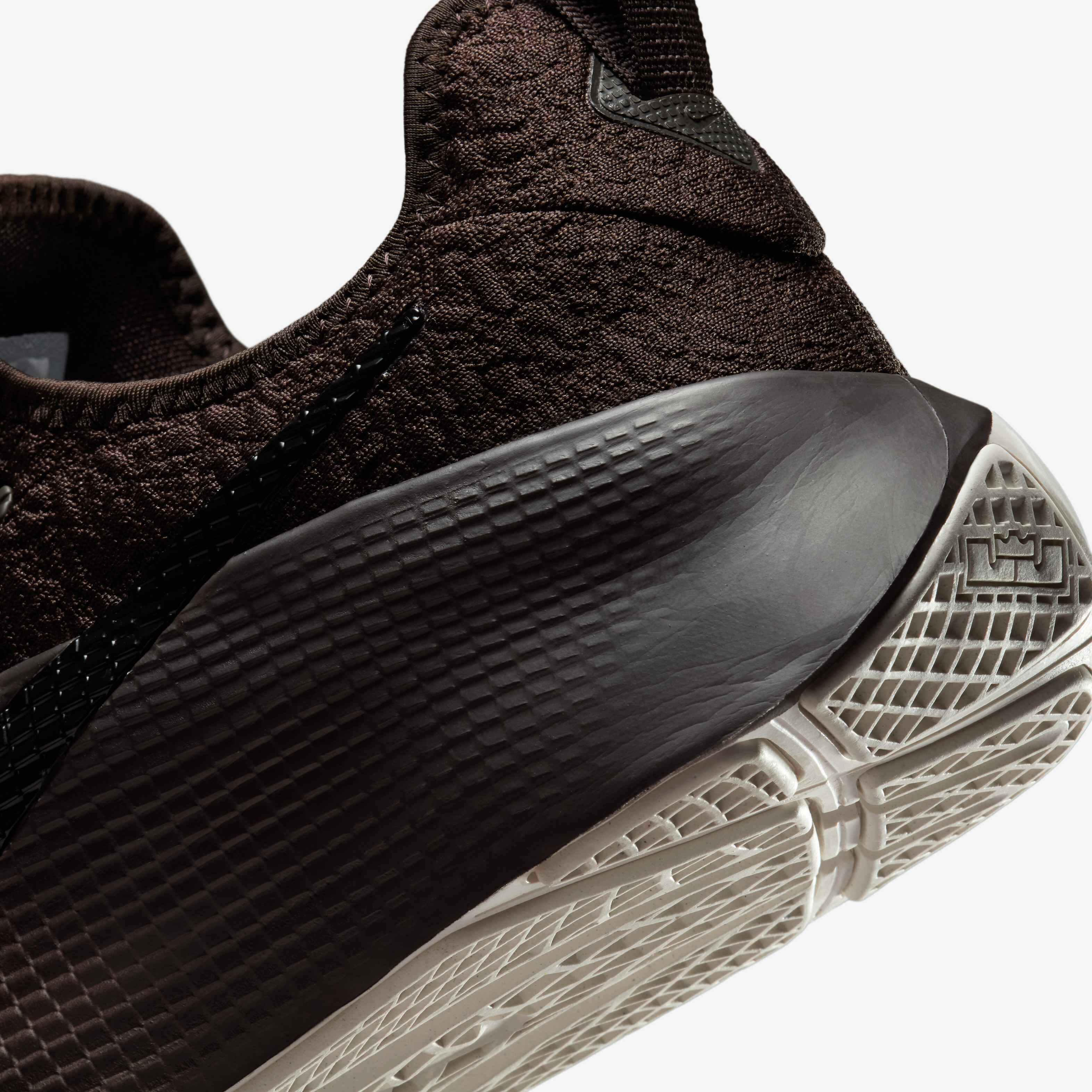 LeBron TR 1 image number 7