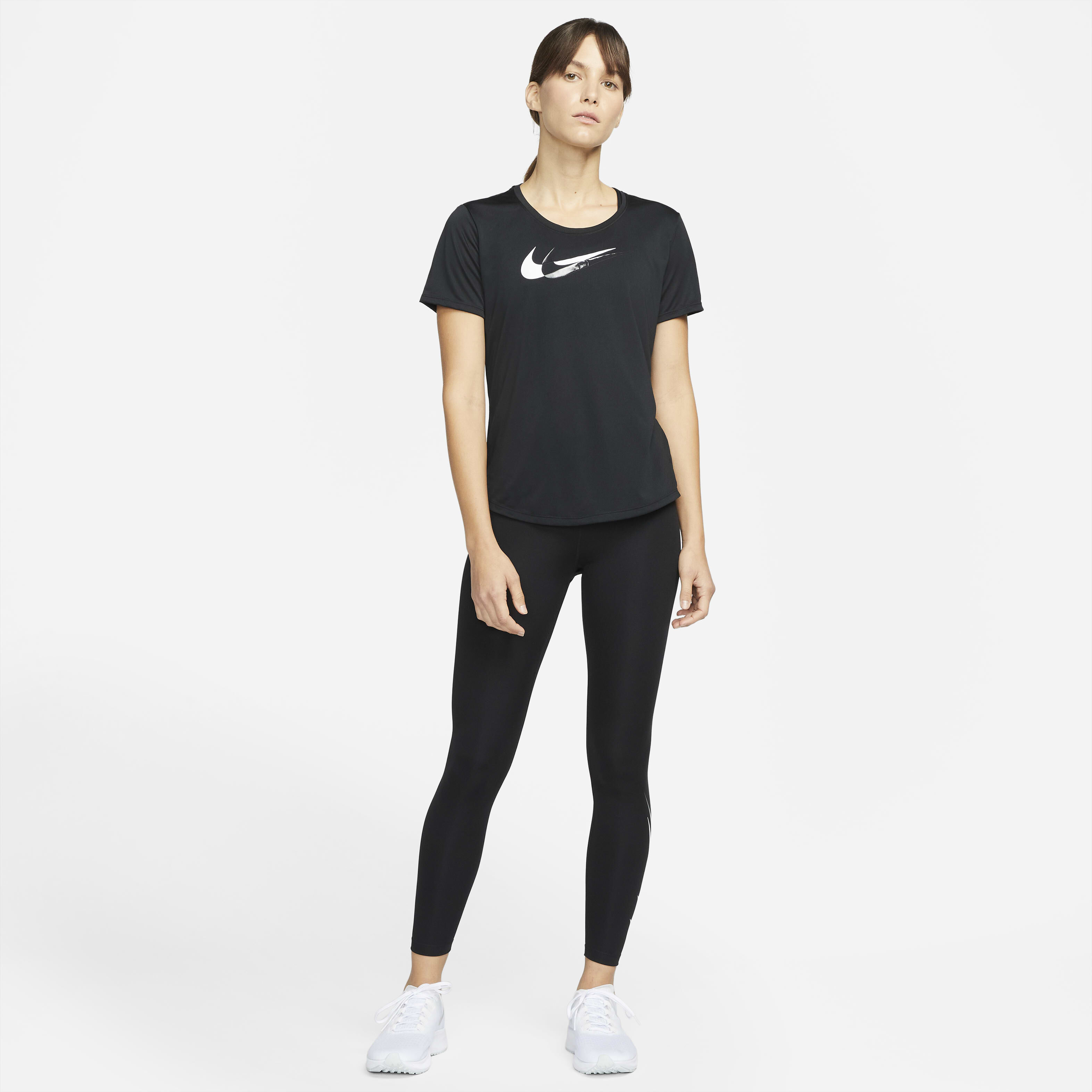 Nike Dri-FIT Swoosh Run image number 4