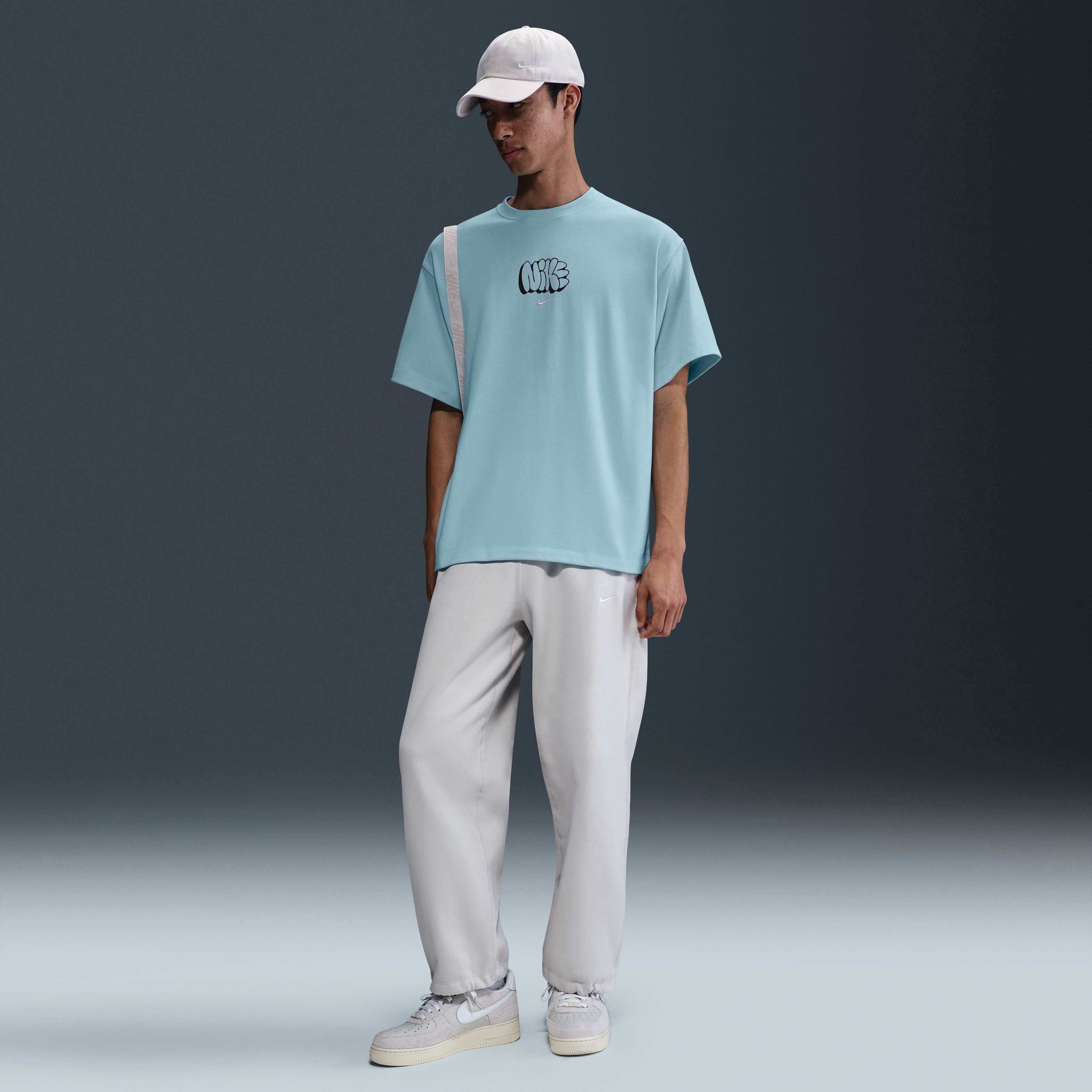 Nike Solo Swoosh image number 3