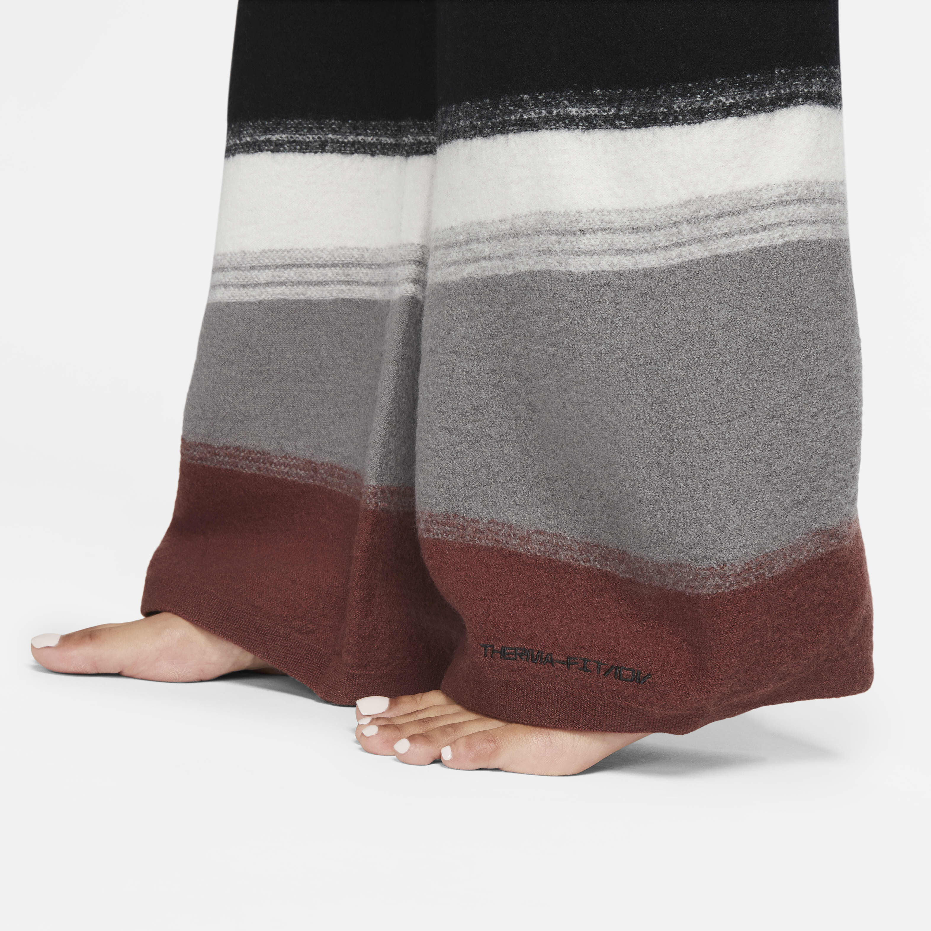 نايكي يوغا ثيرما-فت ايه دي في image number 3