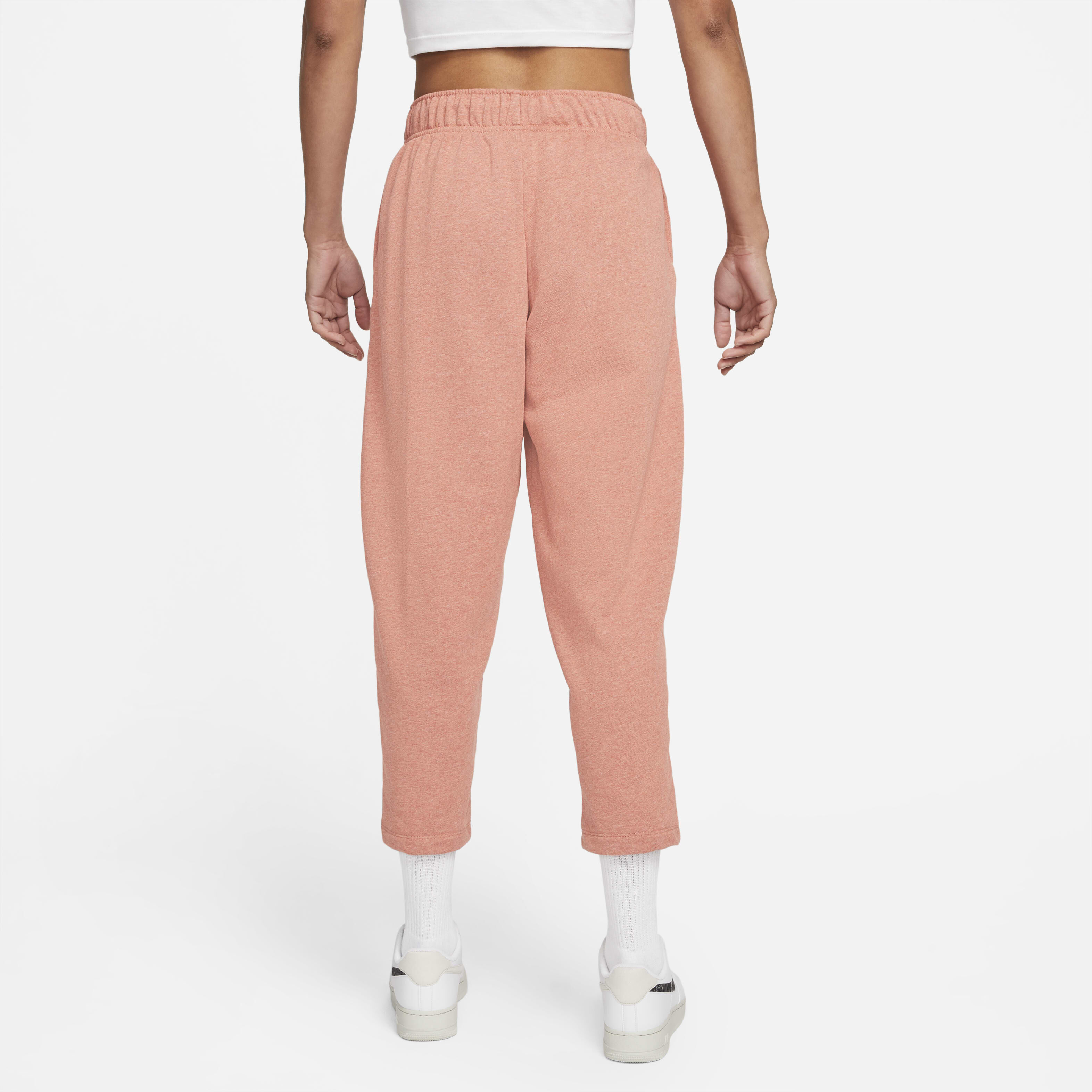 نايكي سبورتسوير كوليكشن ايسنشالز image number 1