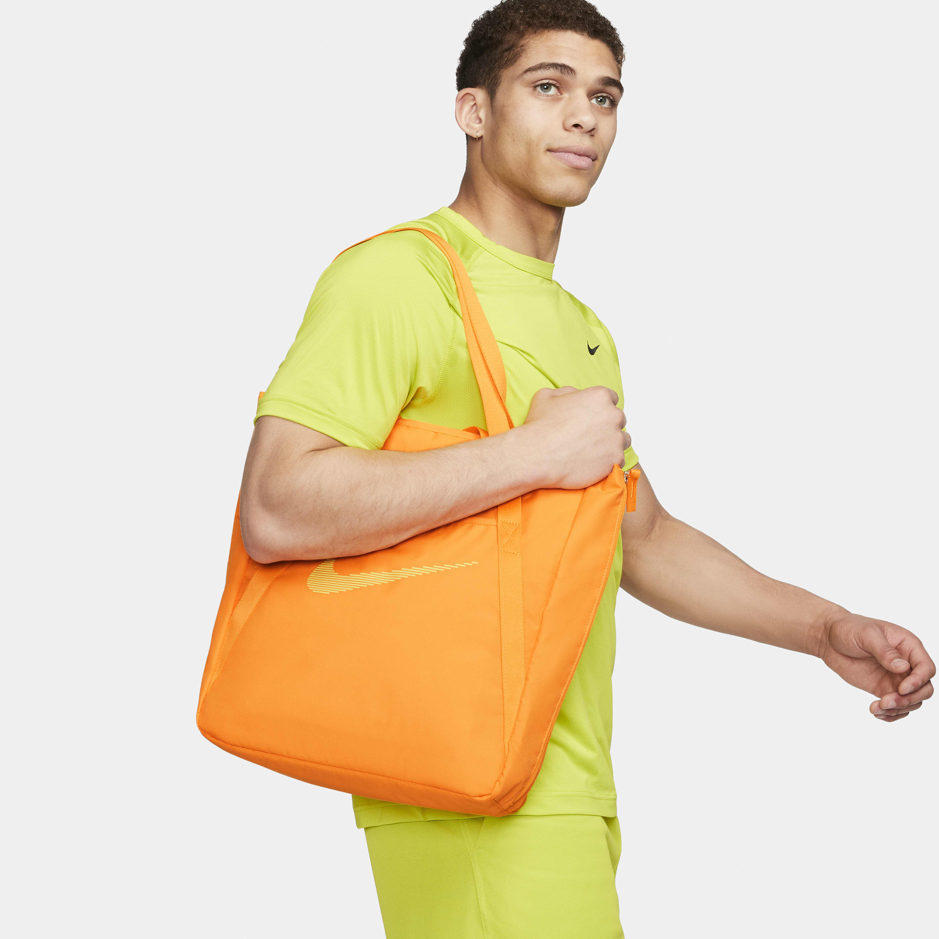 完売必須!☆Nike Gym Tote (28L) 7118956_Black?wid=400&hei=400&