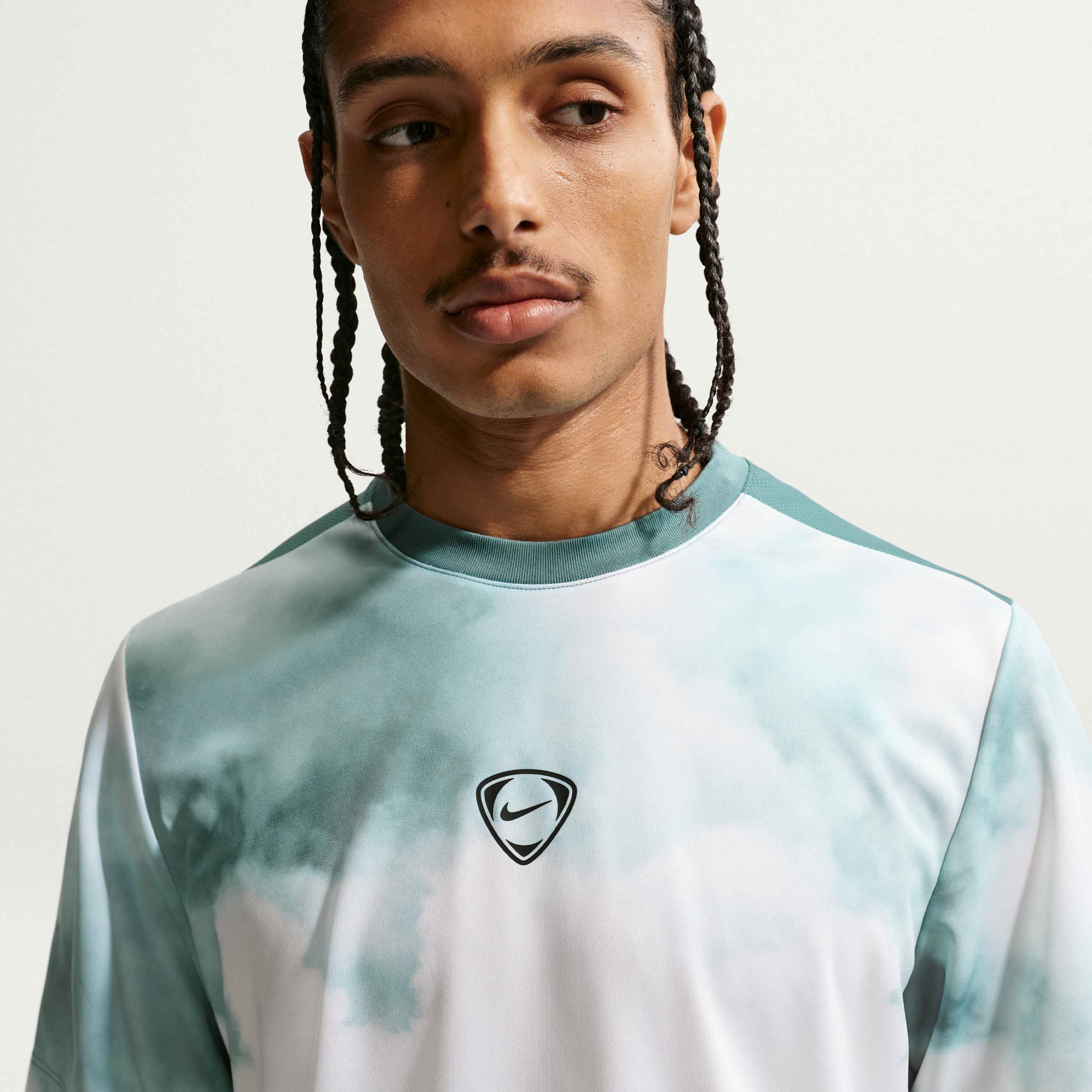 نايكي أكاديمي بلس image number 2