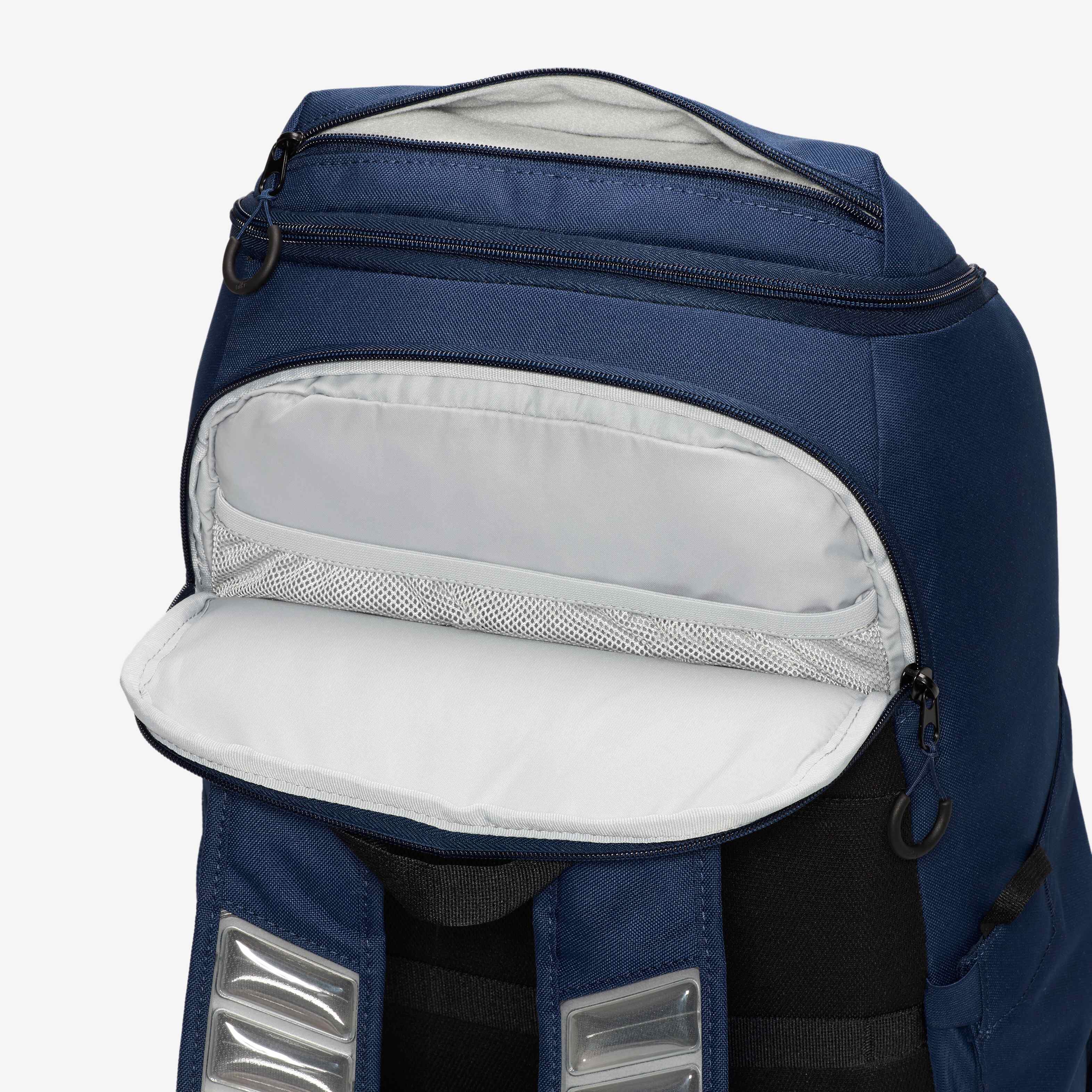 Nike Varsity Elite image number 4