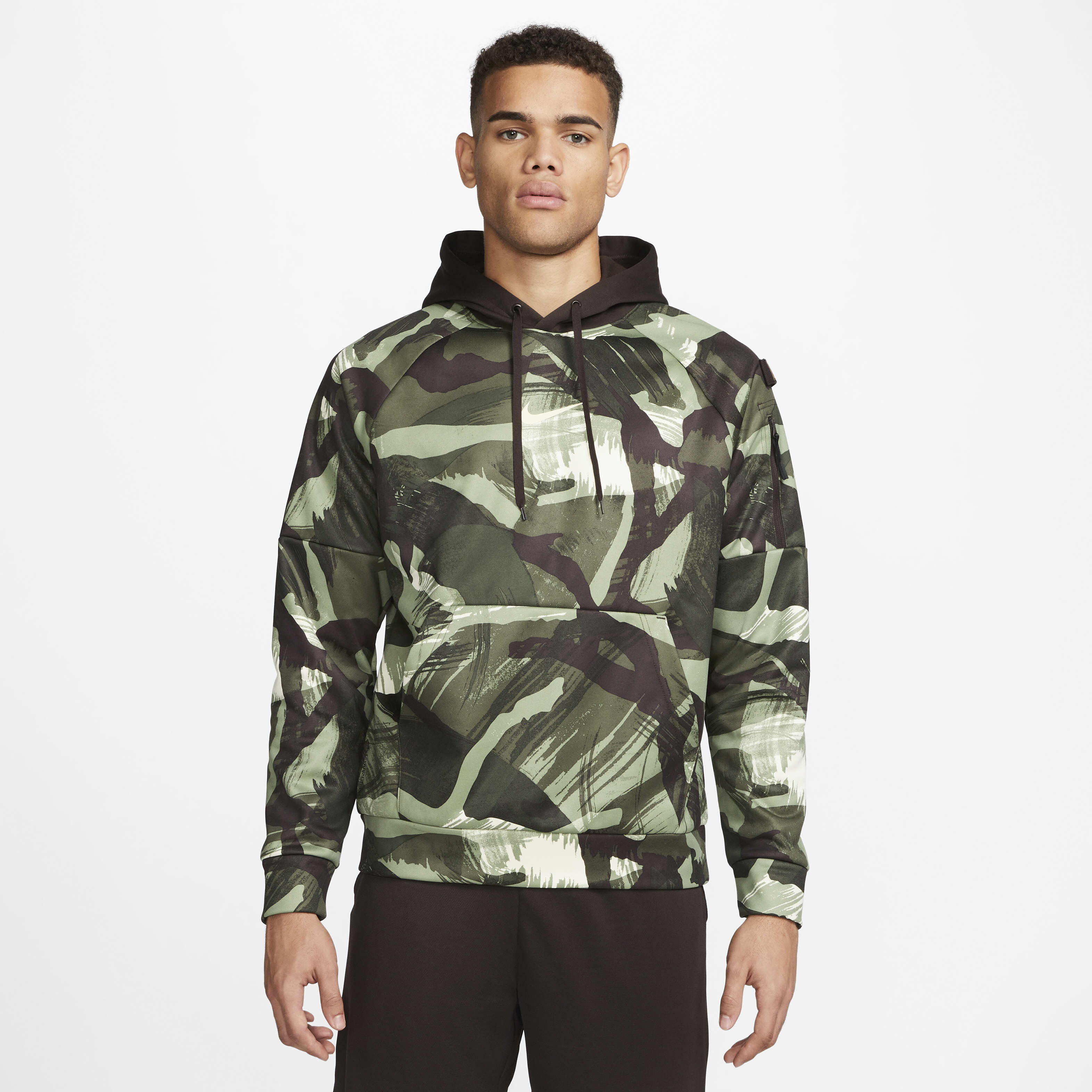 Buy Nike Therma FIT Men s All over Camo Fitness Hoodie Velvet Brown Coconut Milk Nike Saudi Official