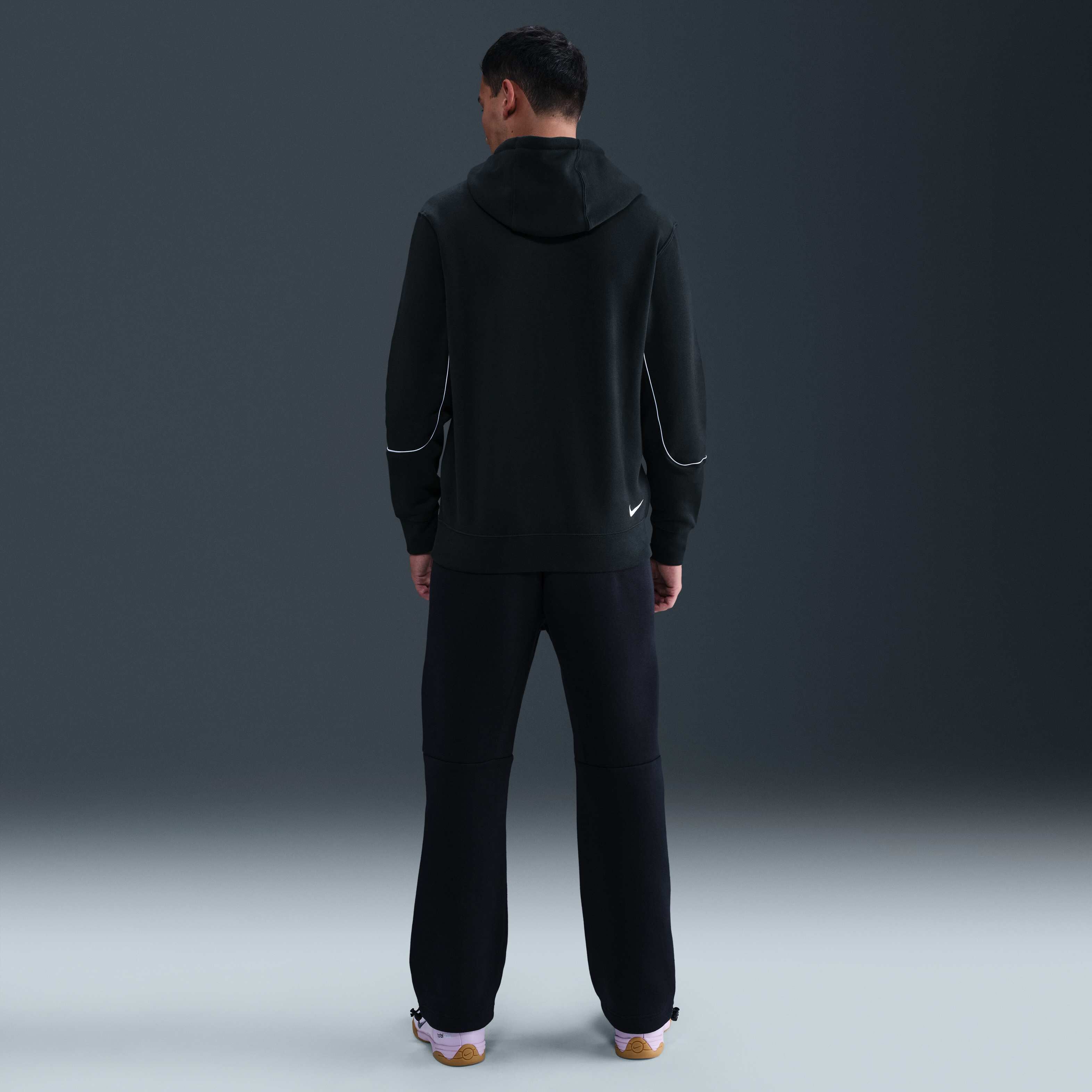 Nike Club Total 90 image number 4