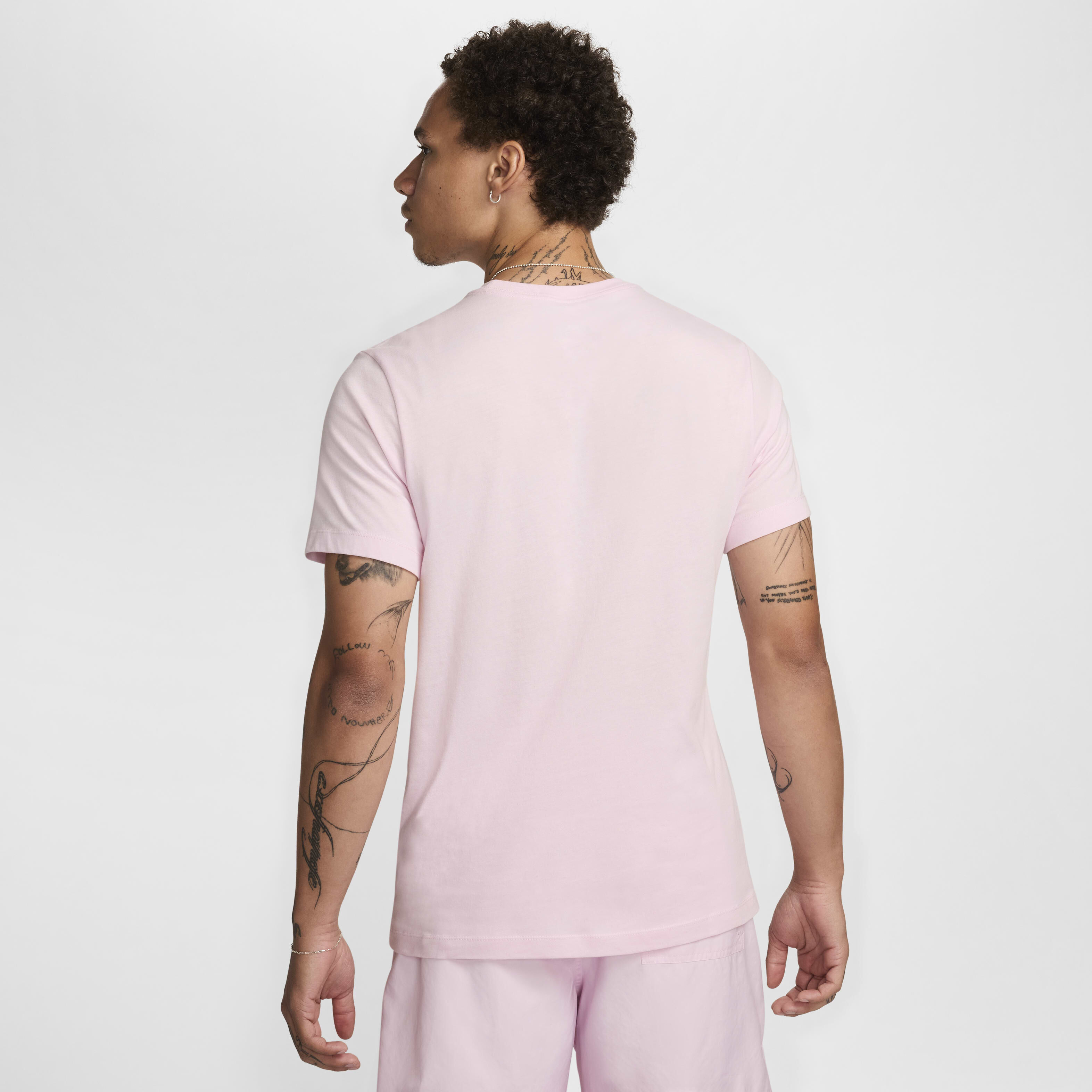 ★Nike★ Sportswear T-shirt M Pink Foam Pink Oxford HQ371766 Amazon.com: Men's Nike Sportswear Club T-Shirt, Nike Shirt