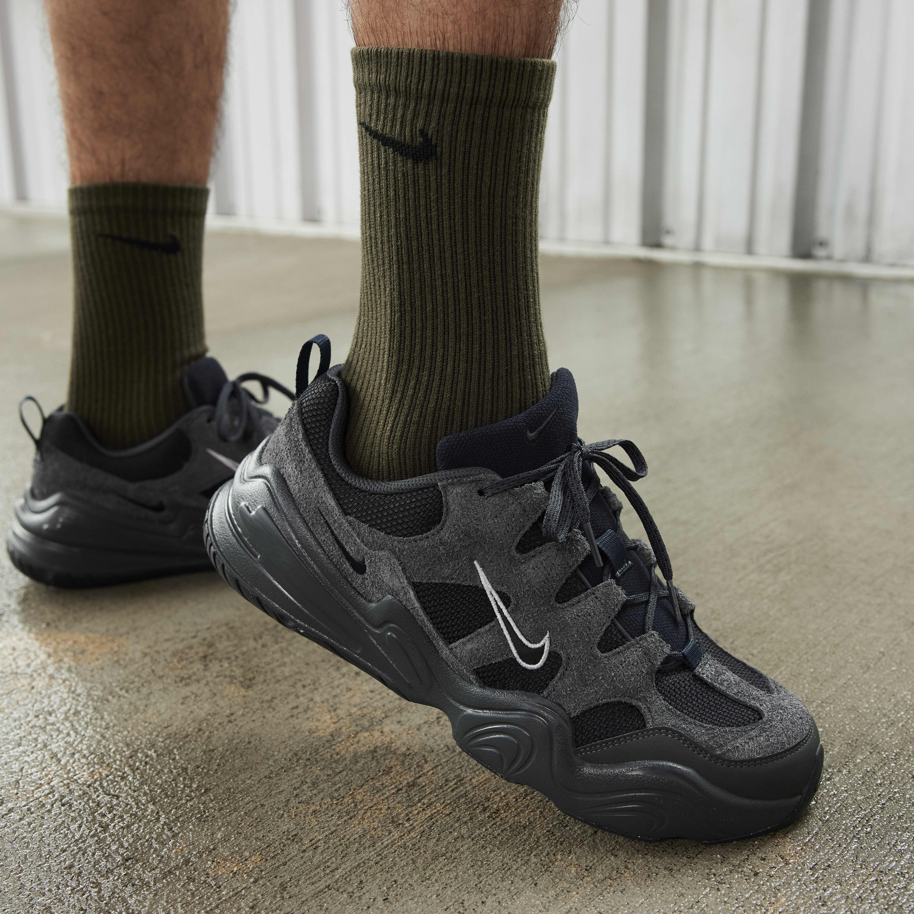 Nike Tech Hera Men's Shoes. Nike JP