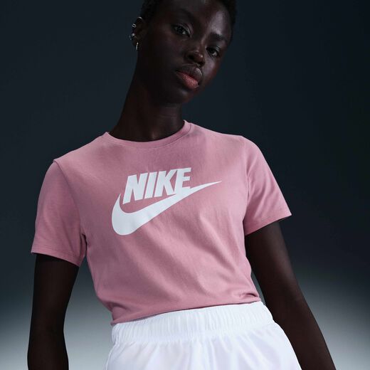 Nike Sportswear Essentials