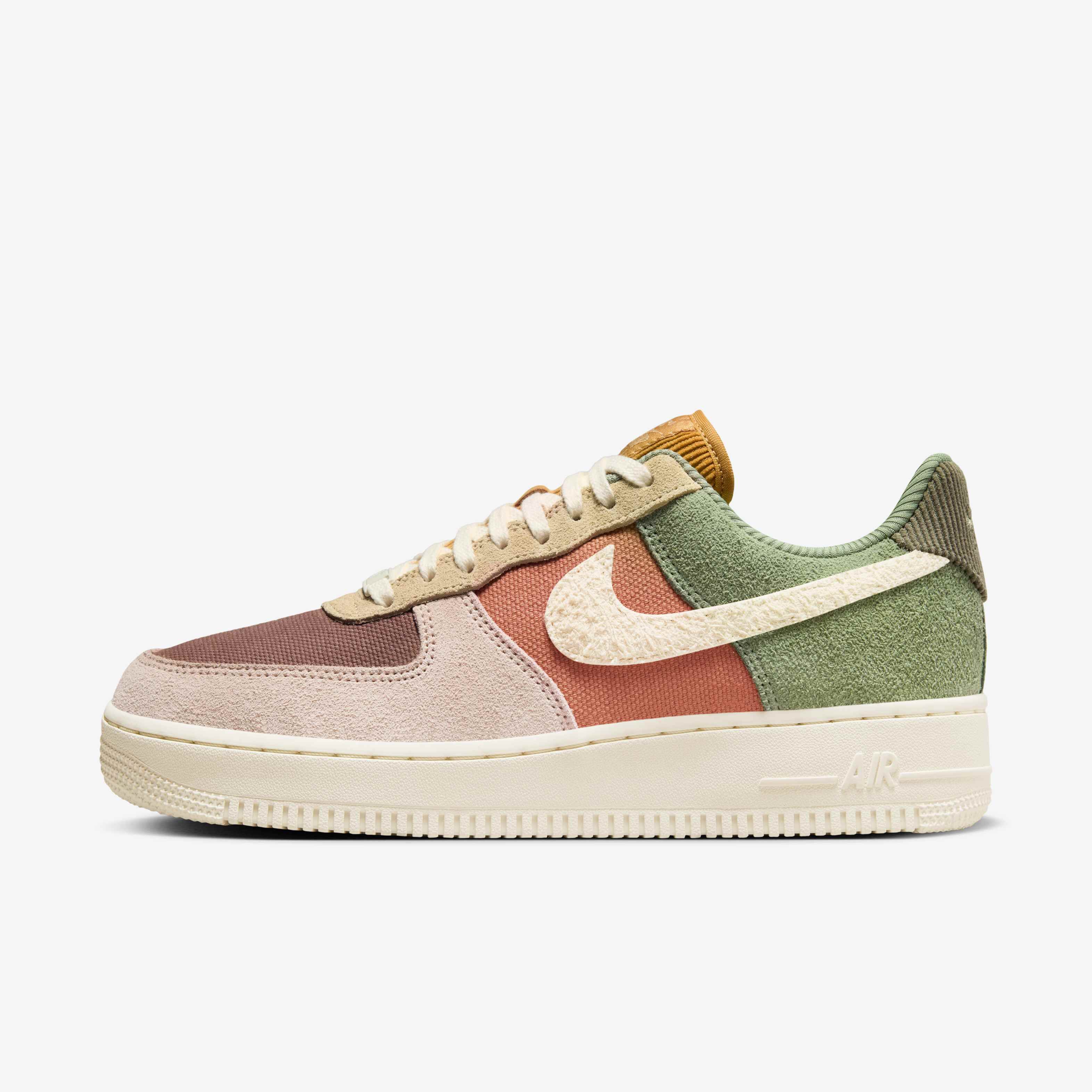 ★人気★ ナイキ WMNS AIR FORCE 1 LX GOLD SWOOSH GREEN BROWN The Nike Air Force 1 Low LX Green Gold Obsidian Throws Back