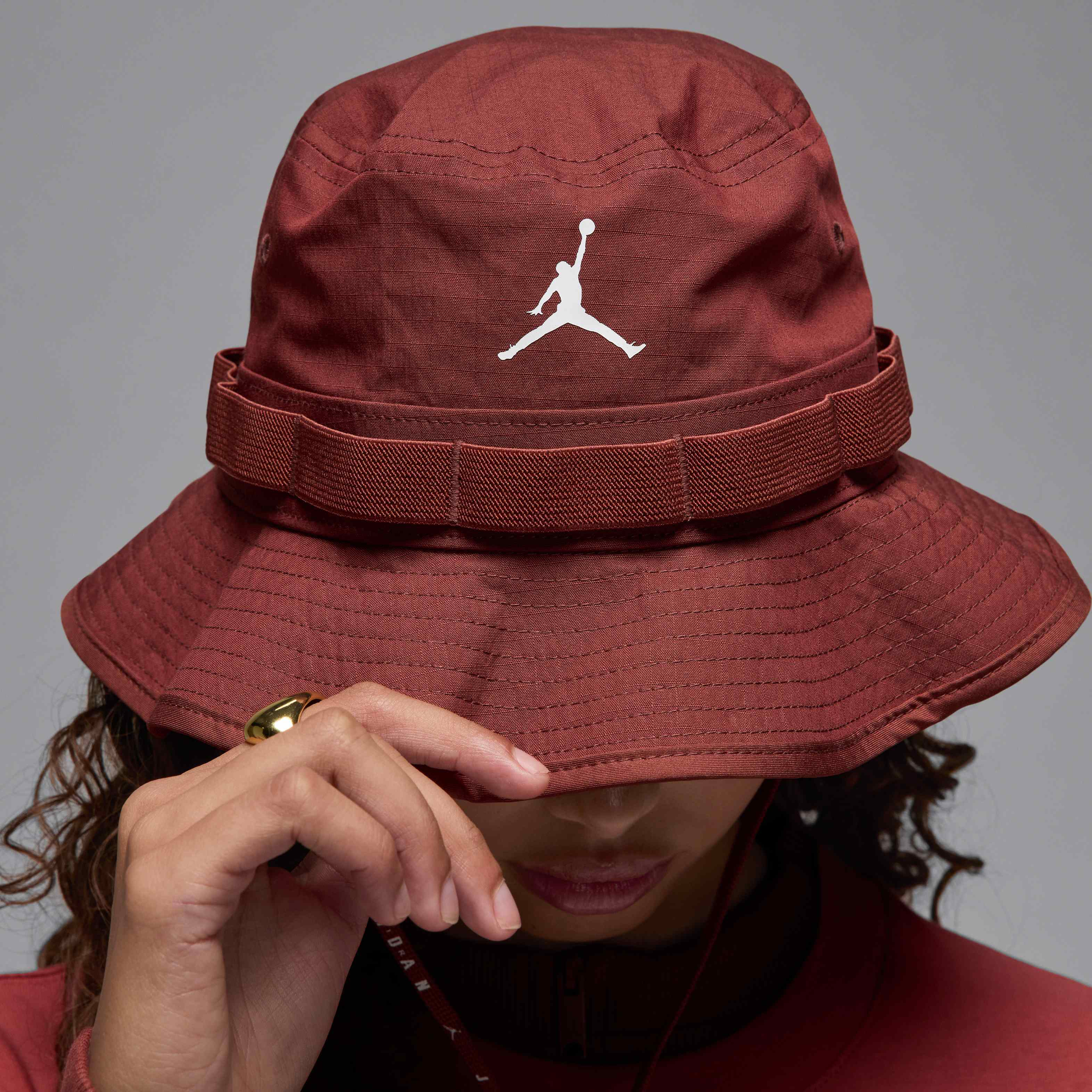 Buy Jordan Apex Bucket Hat - Dark Pony/White | Nike Saudi