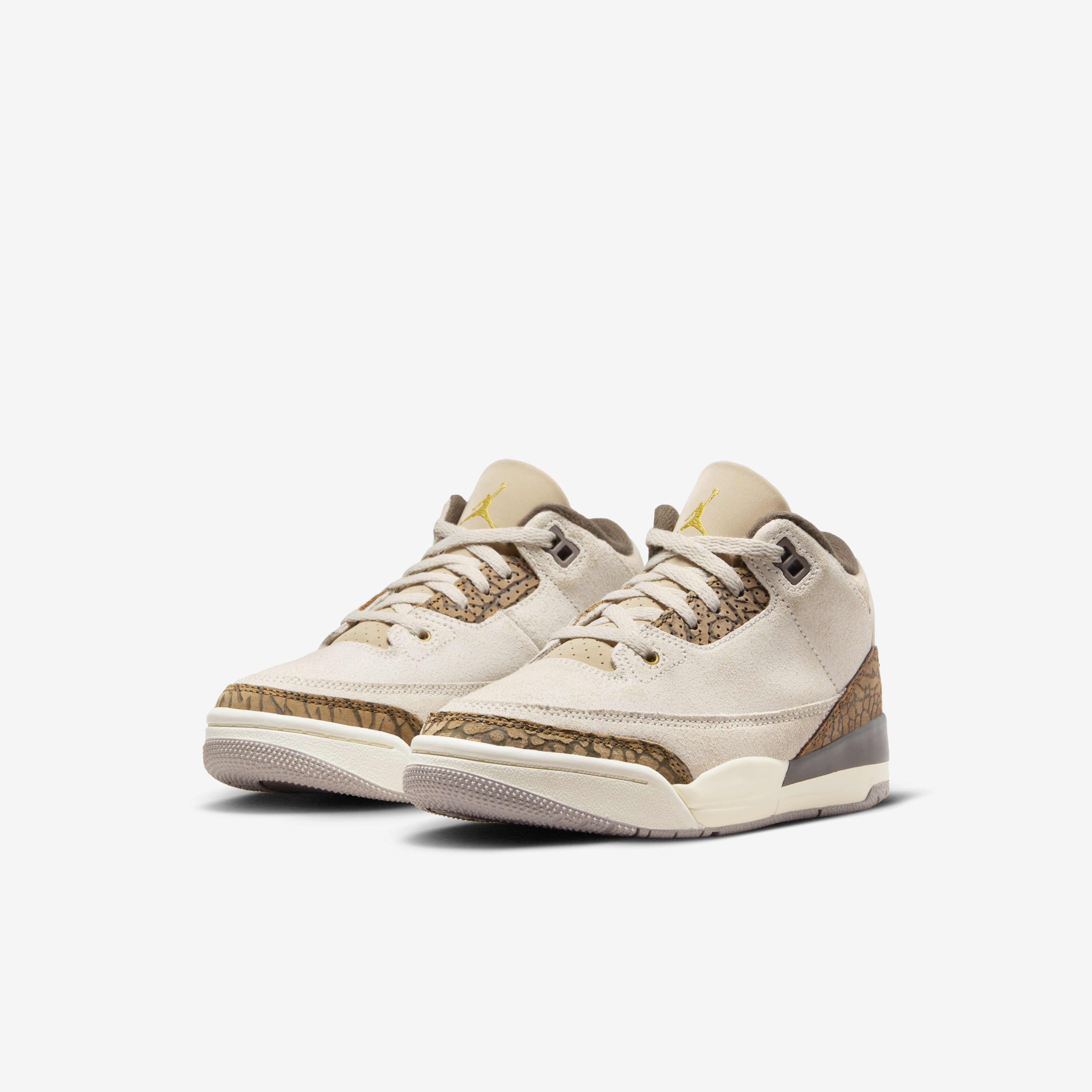 Jordan 3 Retro 'Medium Olive' image number 4