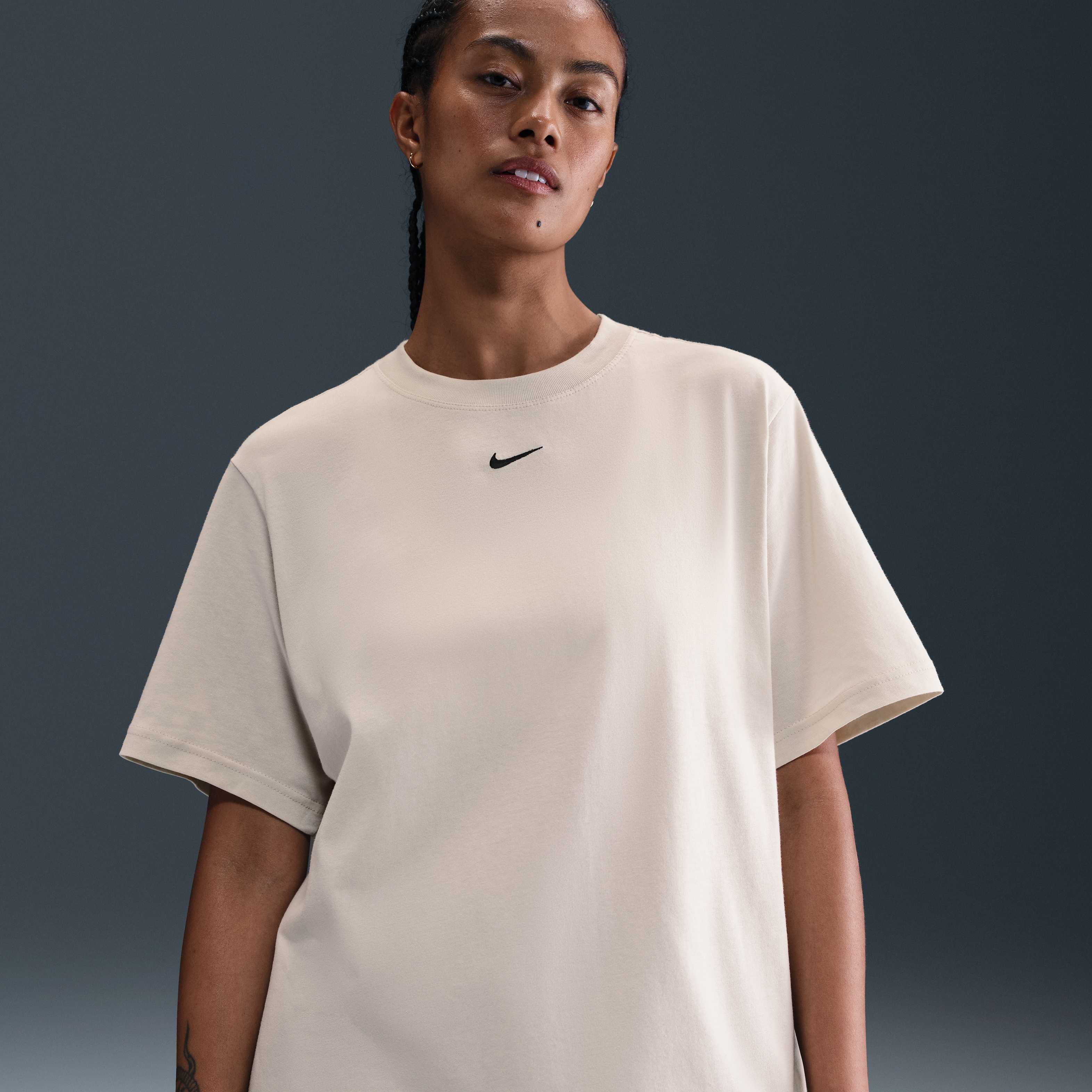 Nike Sportswear Essential image number 0